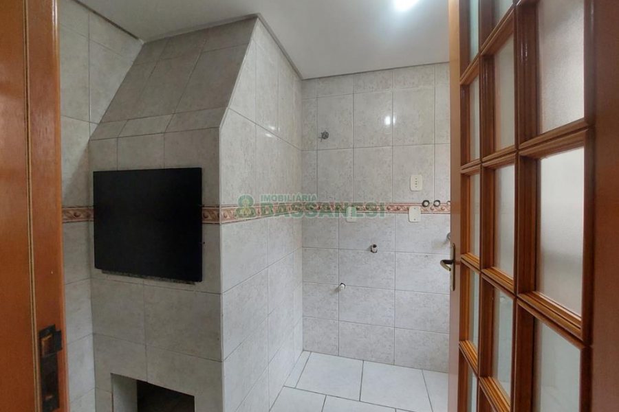 Apartamento com 97m², 2 dormitórios, 1 vaga, no bairro São Pelegrino em Caxias do Sul para Alugar