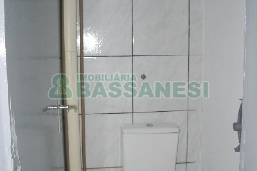Pavilhão com 570m², no bairro Sanvitto em Caxias do Sul para Alugar