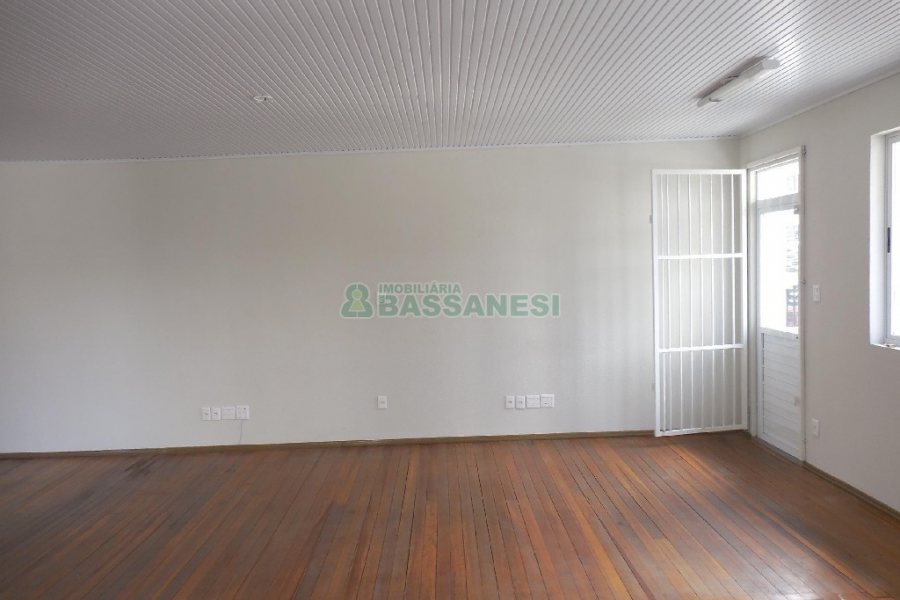 Sala com 70m², no bairro Centro em Caxias do Sul para Alugar