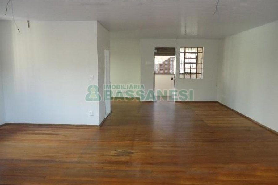 Sala com 70m², no bairro Centro em Caxias do Sul para Alugar