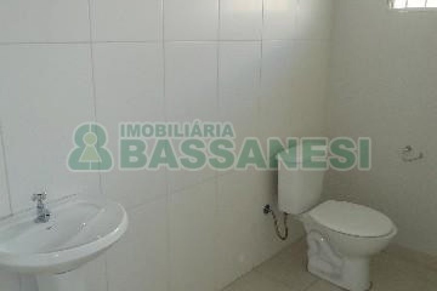 Sala com 70m², no bairro Centro em Caxias do Sul para Alugar