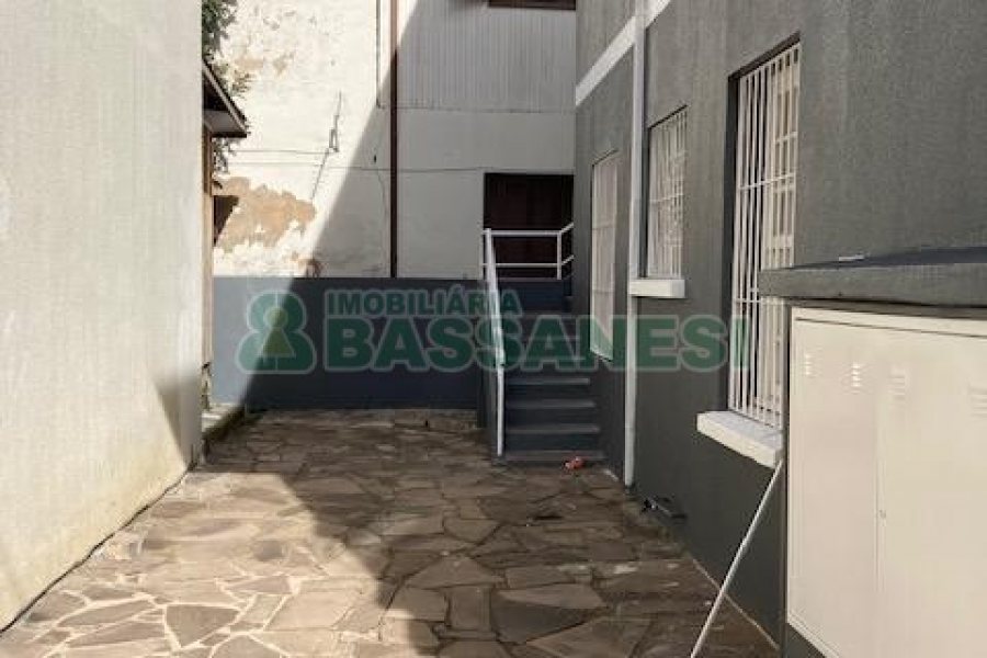 Sala com 70m², no bairro Centro em Caxias do Sul para Alugar