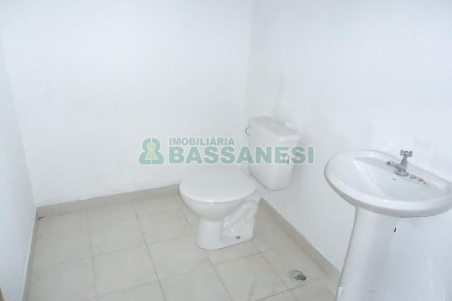 Sala com 50m², no bairro Centro em Caxias do Sul para Alugar