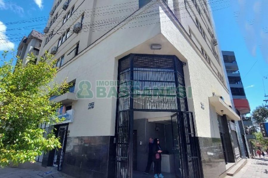 Sala com 75m², 1 vaga, no bairro Centro em Caxias do Sul para Comprar