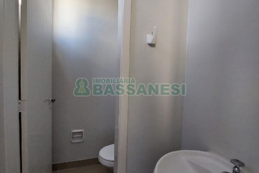 Sala com 75m², 1 vaga, no bairro Centro em Caxias do Sul para Comprar