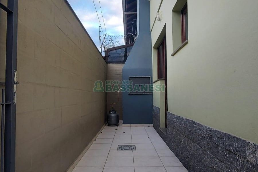 Sobrado Mobiliado com 130m², 3 dormitórios, 2 vagas, no bairro São José em Caxias do Sul para Alugar