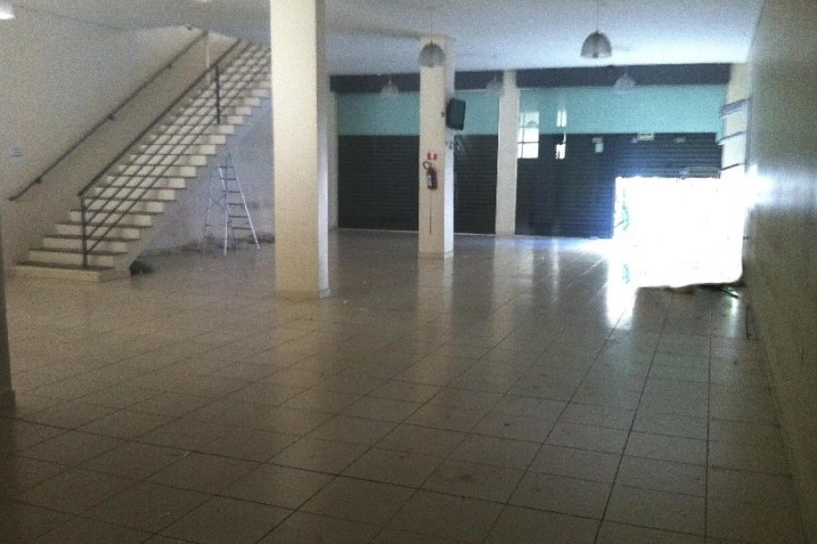 Loja com 233m², no bairro São Pelegrino em Caxias do Sul para Comprar