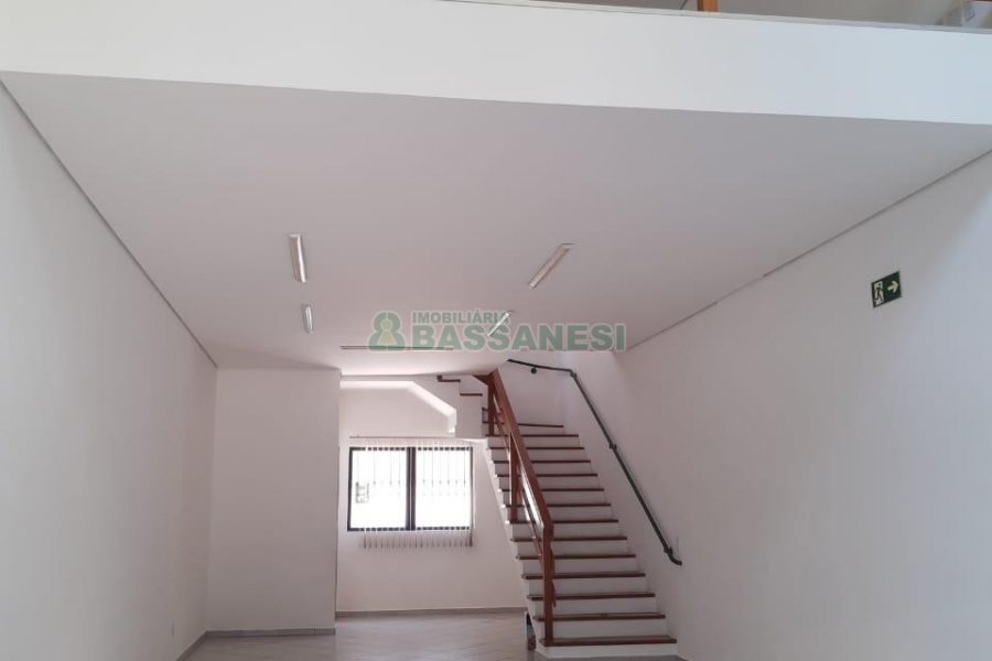 Loja com 112m², no bairro São Pelegrino em Caxias do Sul para Alugar