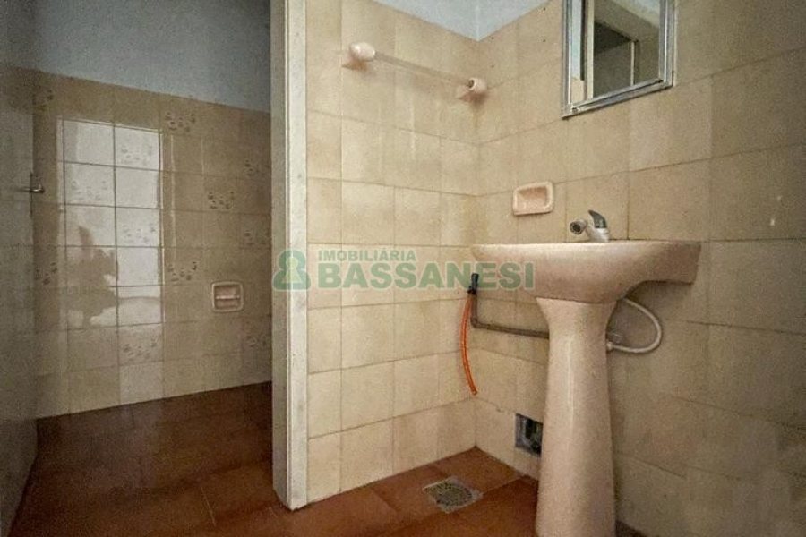 Loja com 125m², no bairro Rio Branco em Caxias do Sul para Alugar