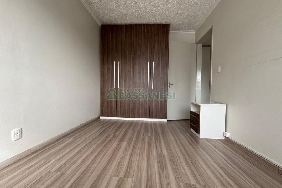 Apartamento com 82m², 2 dormitórios, 1 vaga, no bairro Santa Catarina em Caxias do Sul para Alugar