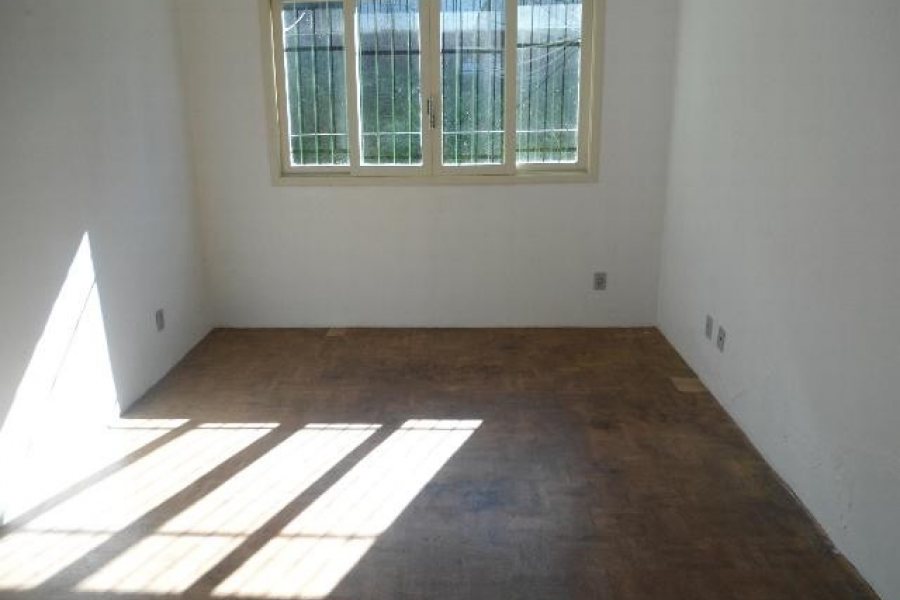 Casa com 360m², 3 dormitórios, 1 vaga, no bairro Santo Antônio em Caxias do Sul para Comprar