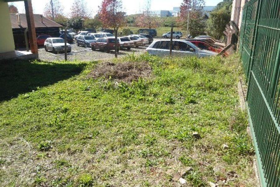 Casa com 360m², 3 dormitórios, 1 vaga, no bairro Santo Antônio em Caxias do Sul para Comprar