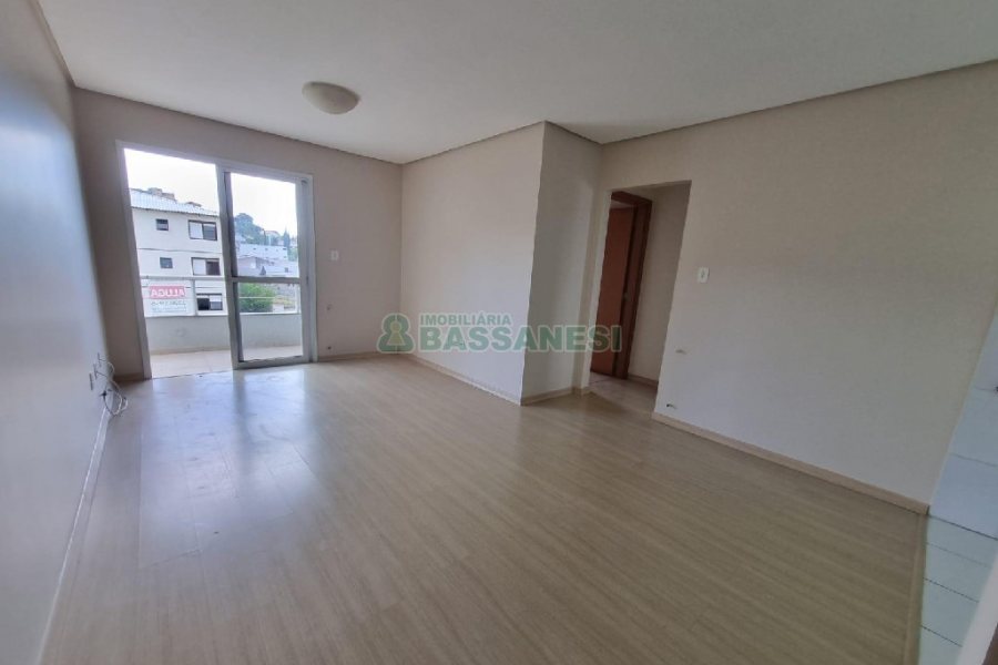 Apartamento com 75m², 2 dormitórios, 2 vagas, no bairro Santa Catarina em Caxias do Sul para Alugar