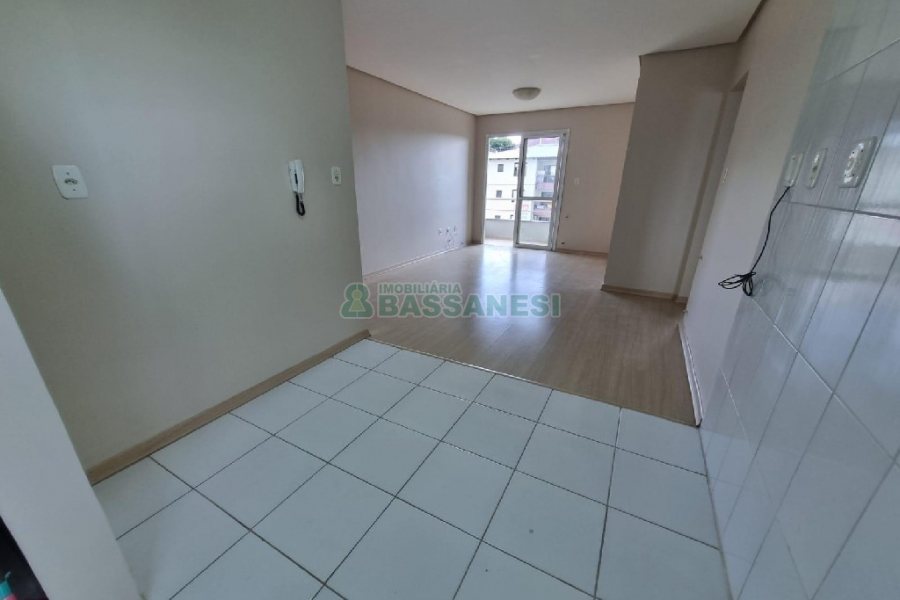 Apartamento com 75m², 2 dormitórios, 2 vagas, no bairro Santa Catarina em Caxias do Sul para Alugar