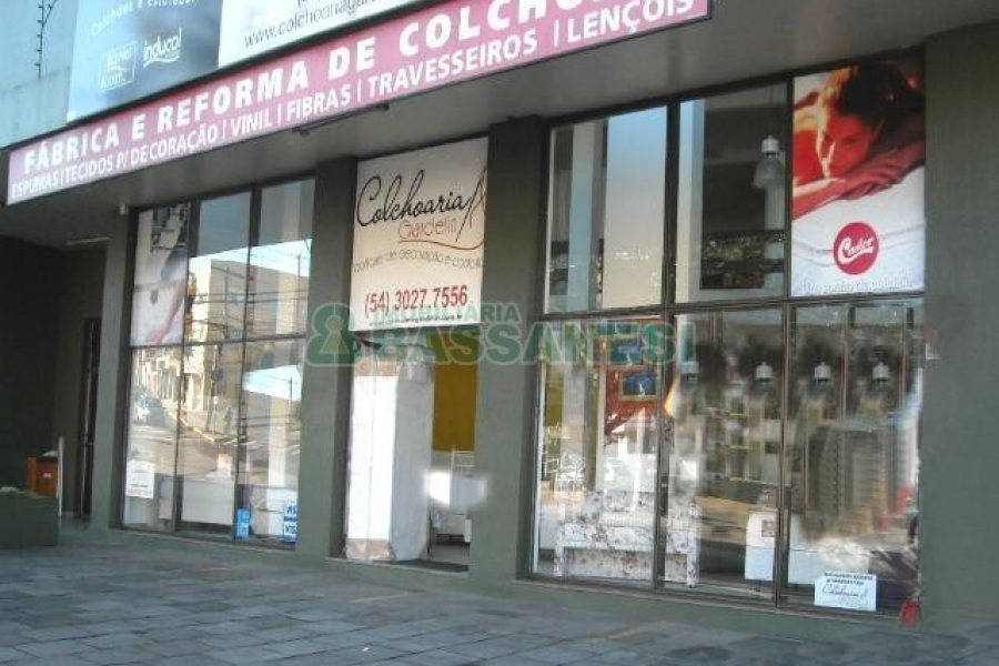 Loja com 310m², no bairro São Leopoldo em Caxias do Sul para Alugar