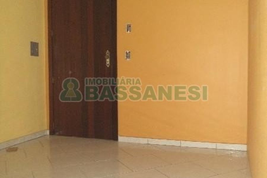 Sala com 100m², no bairro Centro em Caxias do Sul para Alugar