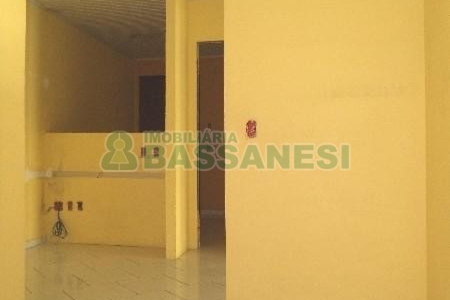 Sala com 100m², no bairro Centro em Caxias do Sul para Alugar