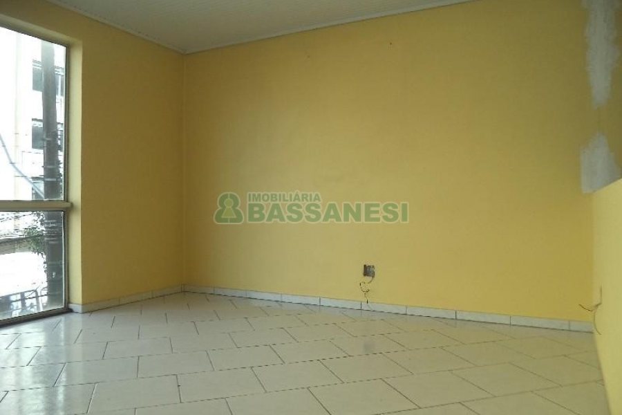 Sala com 100m², no bairro Centro em Caxias do Sul para Alugar
