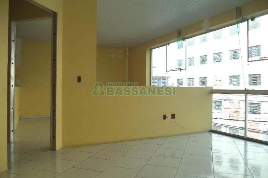 Sala com 100m², no bairro Centro em Caxias do Sul para Alugar