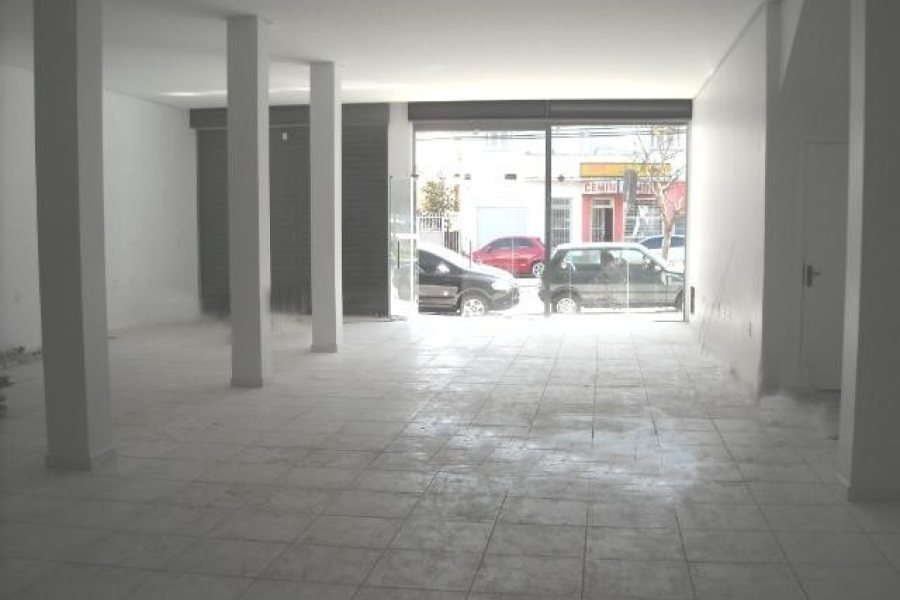 Loja com 680m², no bairro Lourdes em Caxias do Sul para Alugar