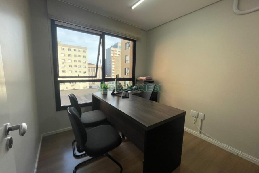 Sala com 55m², 1 vaga, no bairro Centro em Caxias do Sul para Comprar