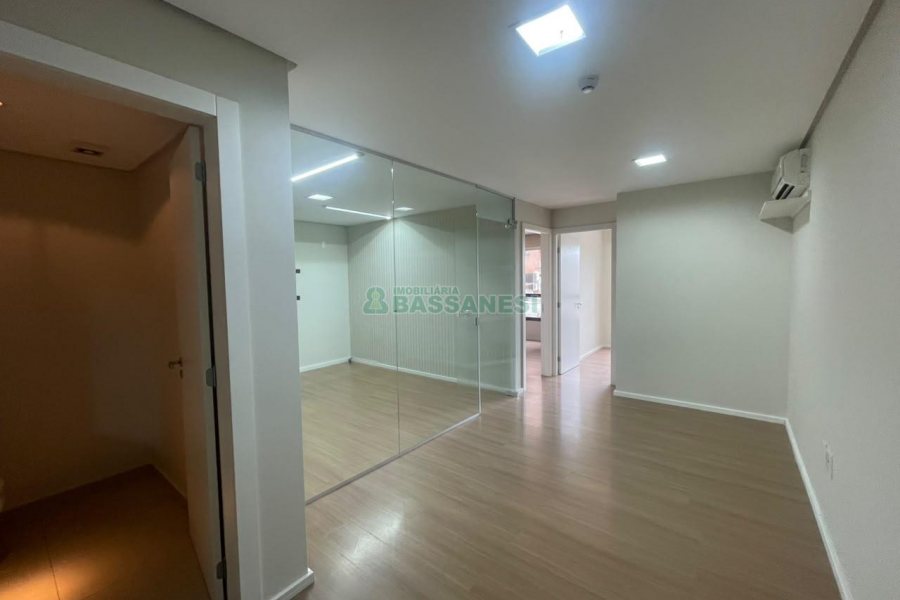 Sala com 55m², 1 vaga, no bairro Centro em Caxias do Sul para Alugar
