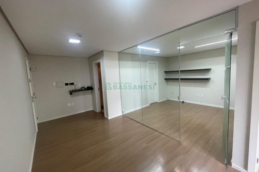 Sala com 55m², 1 vaga, no bairro Centro em Caxias do Sul para Alugar