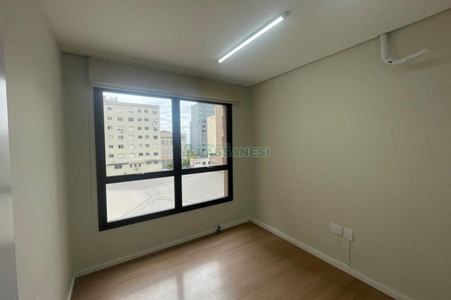 Sala com 55m², 1 vaga, no bairro Centro em Caxias do Sul para Alugar