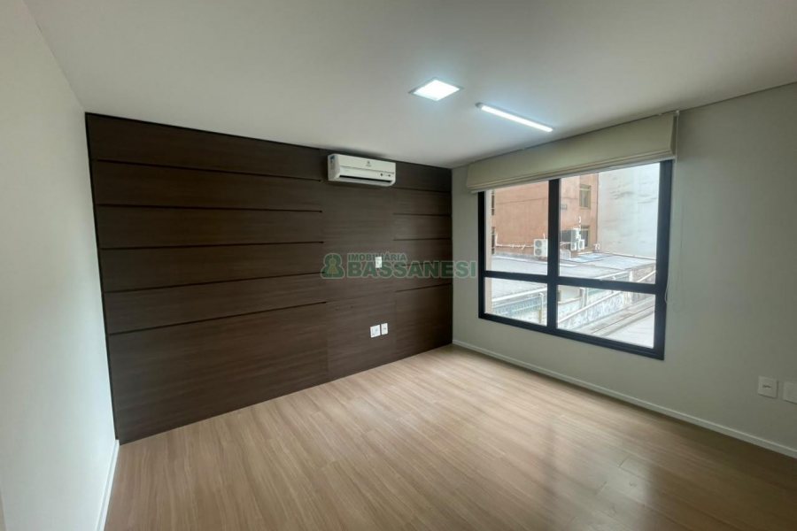 Sala com 55m², 1 vaga, no bairro Centro em Caxias do Sul para Alugar