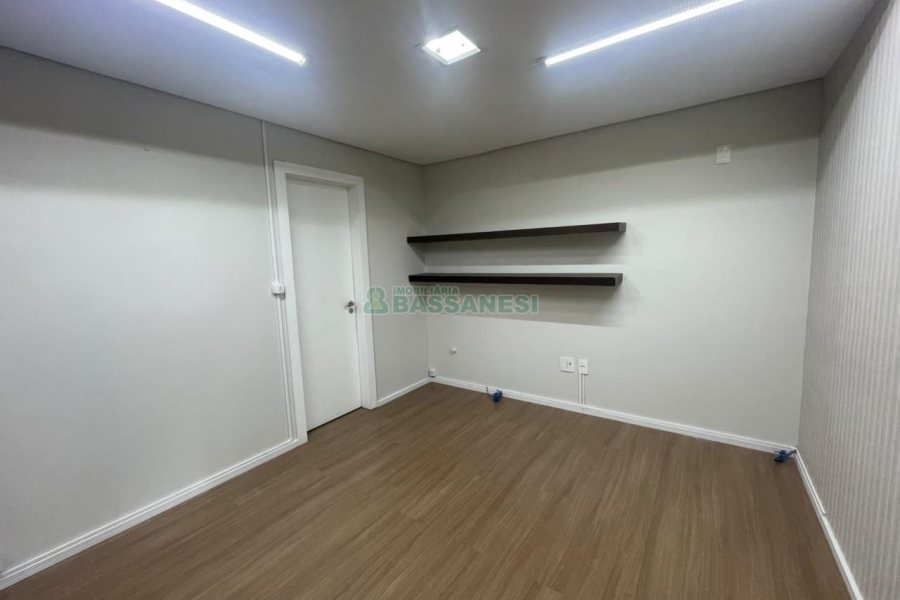 Sala com 55m², 1 vaga, no bairro Centro em Caxias do Sul para Alugar