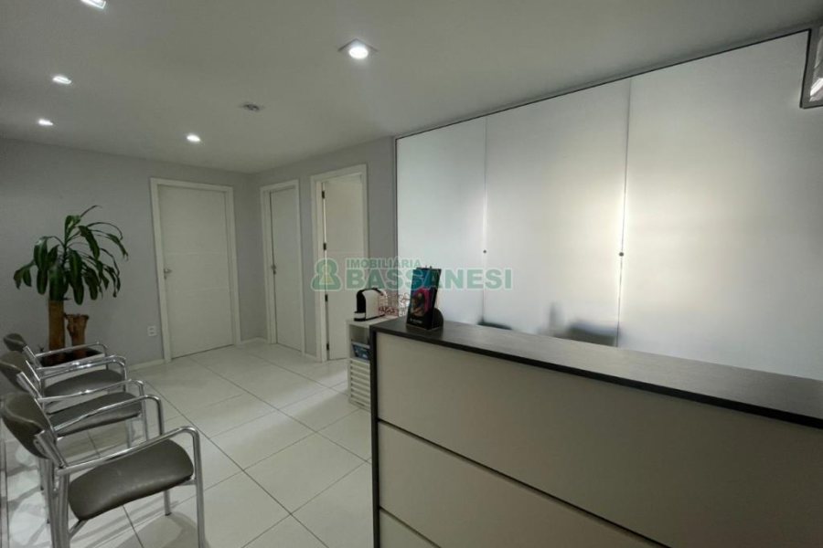 Sala com 68m², 1 vaga, no bairro Centro em Caxias do Sul para Comprar