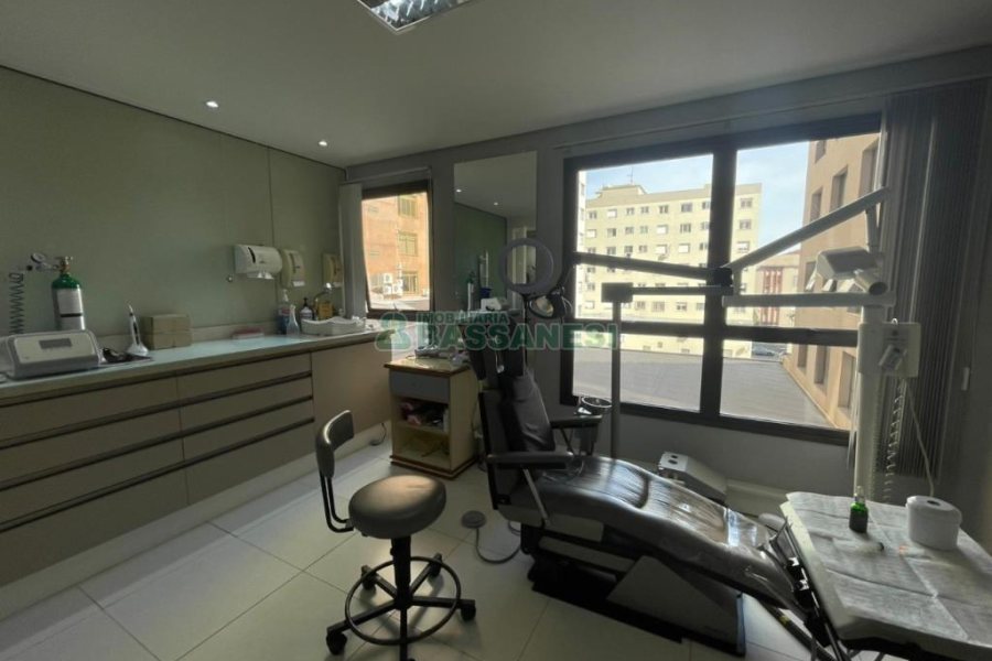 Sala com 68m², 1 vaga, no bairro Centro em Caxias do Sul para Comprar