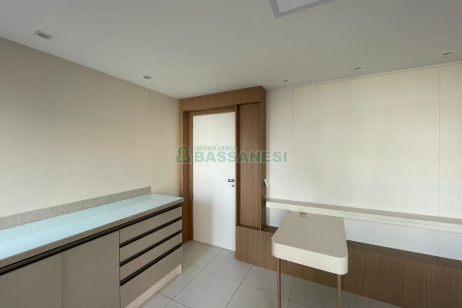 Sala com 68m², 1 vaga, no bairro Centro em Caxias do Sul para Comprar