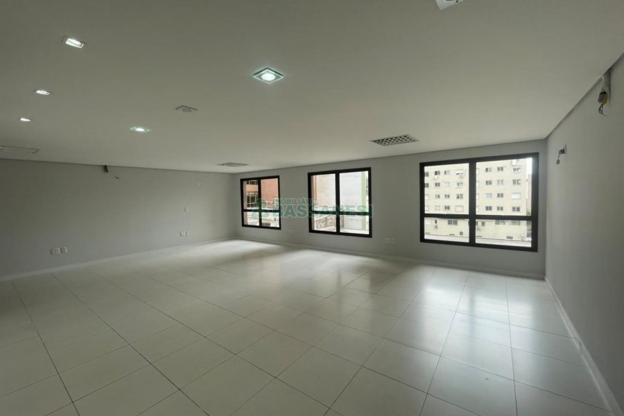 Sala com 68m², 1 vaga, no bairro Centro em Caxias do Sul para Alugar