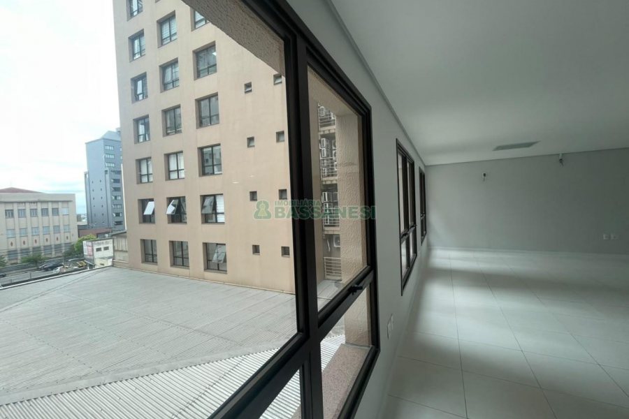 Sala com 68m², 1 vaga, no bairro Centro em Caxias do Sul para Alugar