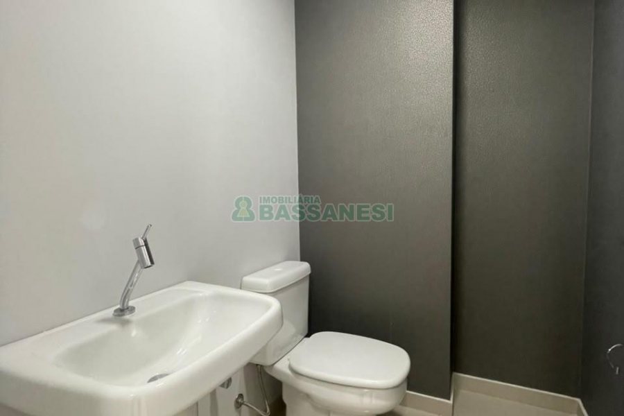Sala com 68m², 1 vaga, no bairro Centro em Caxias do Sul para Alugar