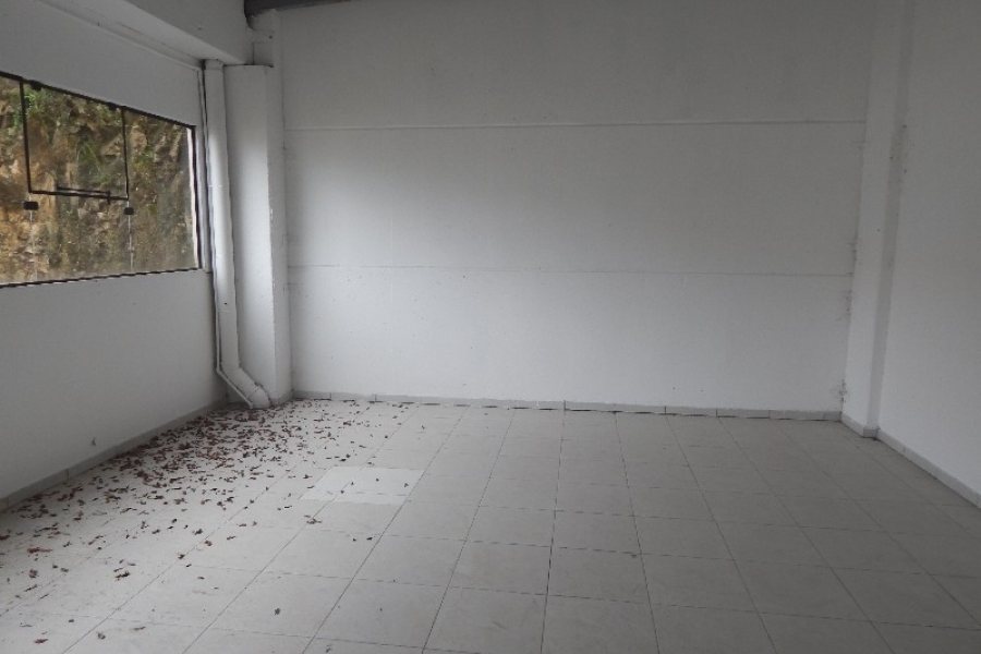 Pavilhão com 300m², no bairro Sanvitto em Caxias do Sul para Comprar