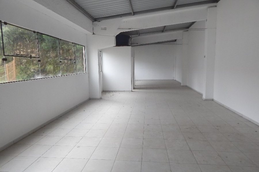 Pavilhão com 300m², no bairro Sanvitto em Caxias do Sul para Comprar