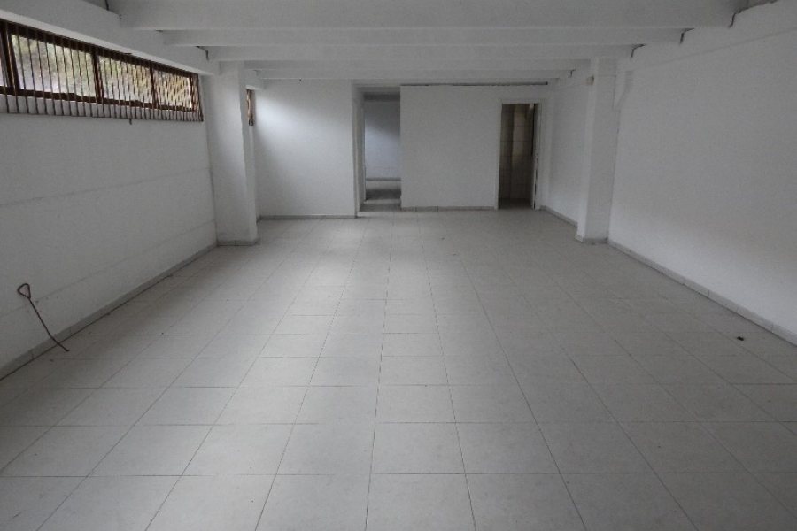 Pavilhão com 300m², no bairro Sanvitto em Caxias do Sul para Comprar