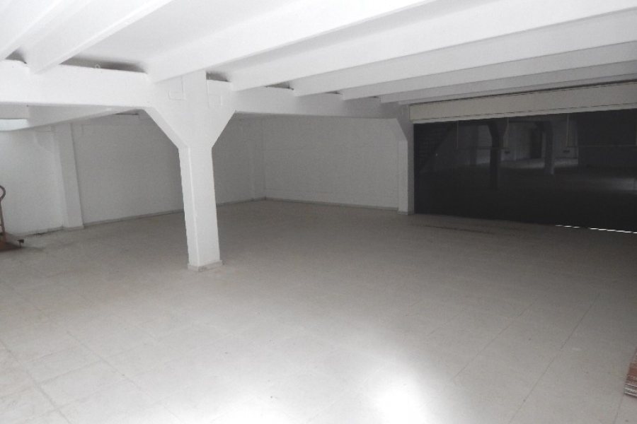 Pavilhão com 300m², no bairro Sanvitto em Caxias do Sul para Comprar