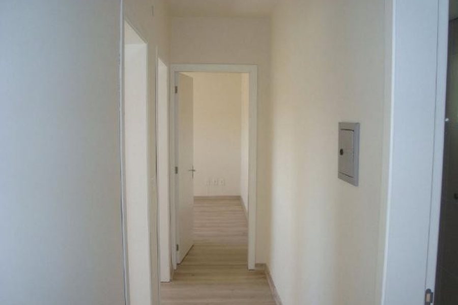 Apartamento com 69m², 3 dormitórios, 2 vagas, no bairro Cinqüentenário em Caxias do Sul para Comprar