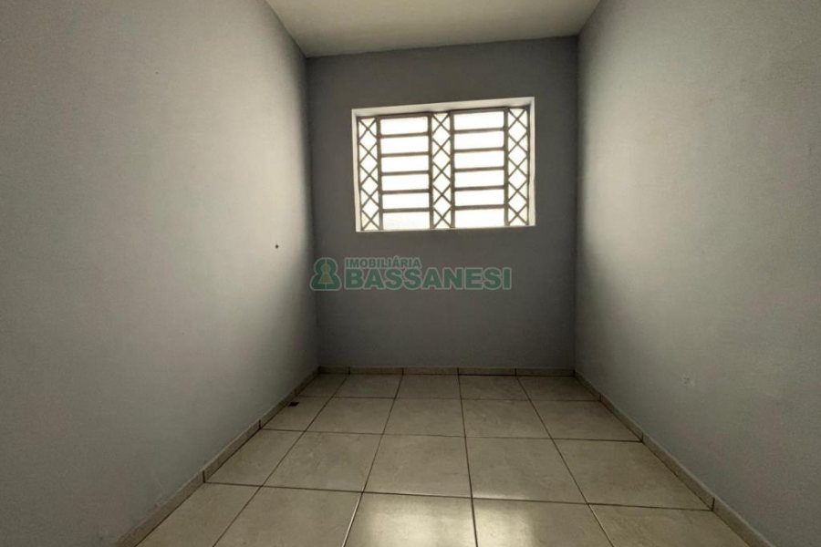 Casa Comercial com 550m², 3 dormitórios, 2 vagas, no bairro São Pelegrino em Caxias do Sul para Alugar