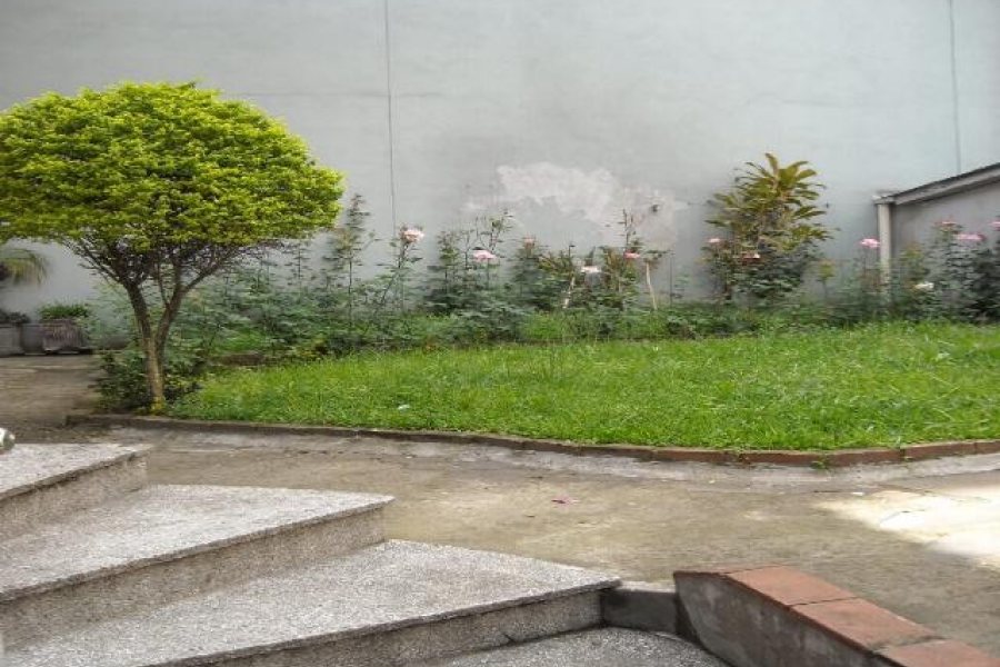 Casa Comercial com 550m², 3 dormitórios, 2 vagas, no bairro São Pelegrino em Caxias do Sul para Alugar