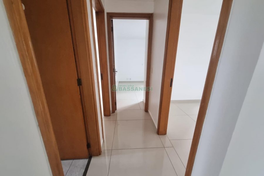 Apartamento com 90m², 3 dormitórios, 1 vaga, no bairro Medianeira em Caxias do Sul para Alugar