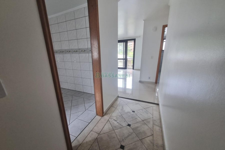 Apartamento com 90m², 3 dormitórios, 1 vaga, no bairro Medianeira em Caxias do Sul para Alugar