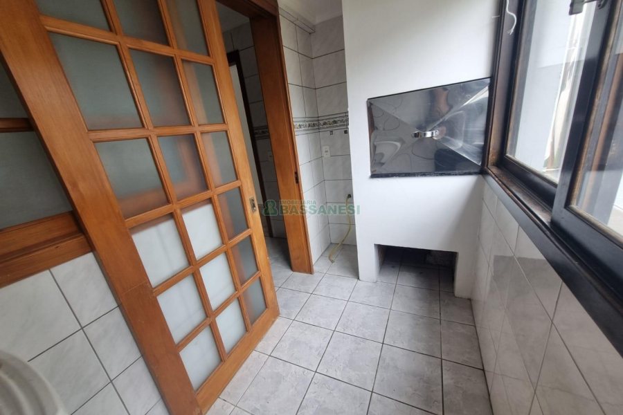 Apartamento com 90m², 3 dormitórios, 1 vaga, no bairro Medianeira em Caxias do Sul para Alugar