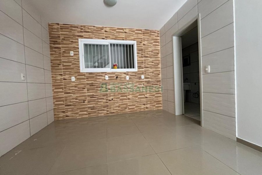 Sobrado com 98m², 3 dormitórios, 1 vaga, no bairro Desvio Rizzo em Caxias do Sul para Comprar