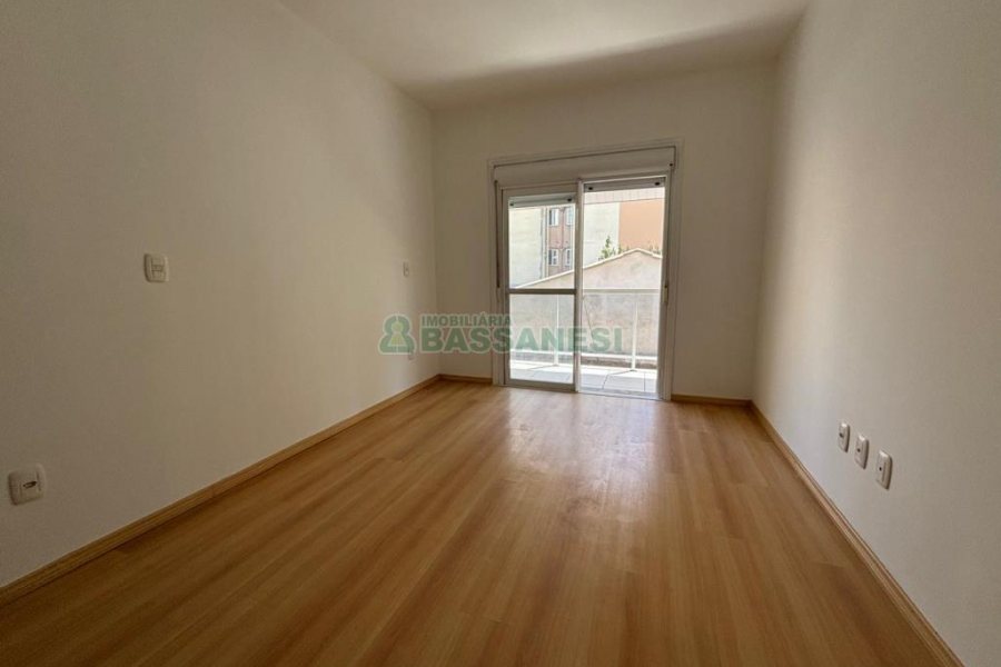 Sobrado com 98m², 3 dormitórios, 1 vaga, no bairro Desvio Rizzo em Caxias do Sul para Comprar