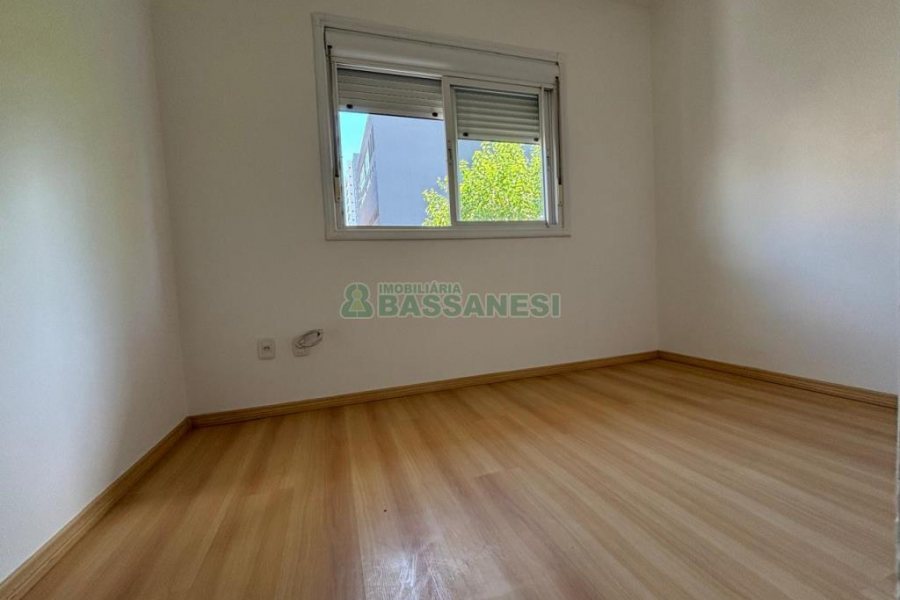 Sobrado com 98m², 3 dormitórios, 1 vaga, no bairro Desvio Rizzo em Caxias do Sul para Comprar