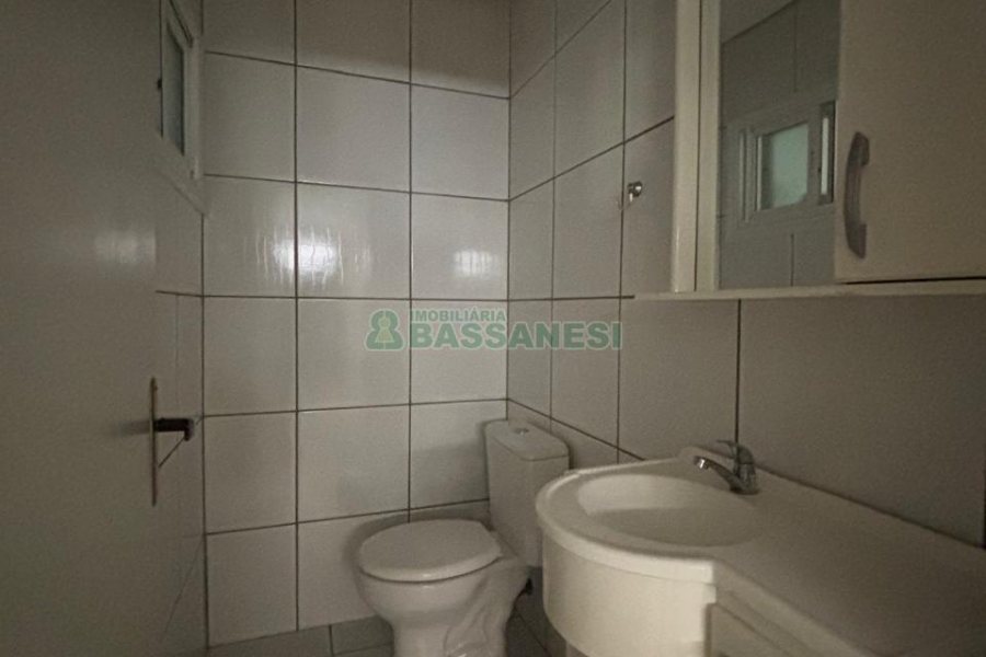 Sobrado com 98m², 3 dormitórios, 1 vaga, no bairro Desvio Rizzo em Caxias do Sul para Comprar